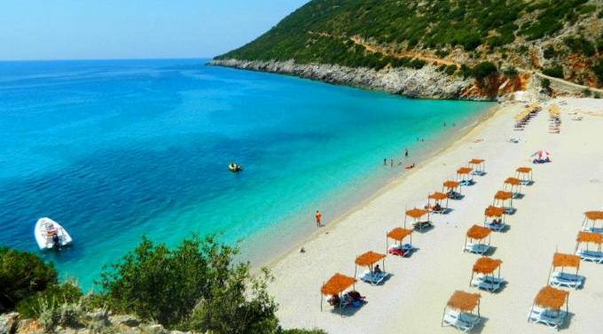 Agjencia Europiane e Mjedisit publikon raportin: Plazhet ne Shqiperi larg standardit europian